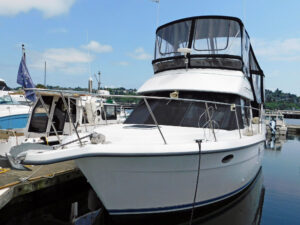 Carver 30 For Sale by Waterline Boats / Boatshed Seattle