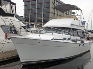 Bayliner 3288 For Sale by Waterline Boats / Boatshed Seattle